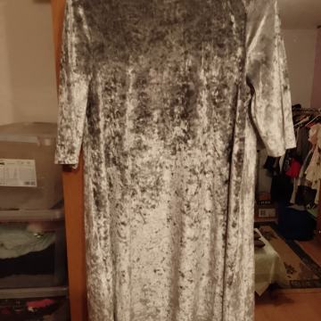 Zenska haljina. EUR . L