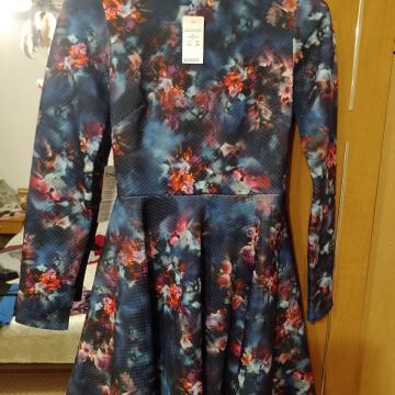 Zenska haljina. Vel. XS . BEBE .