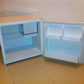 Hladnjak Zanussi mini