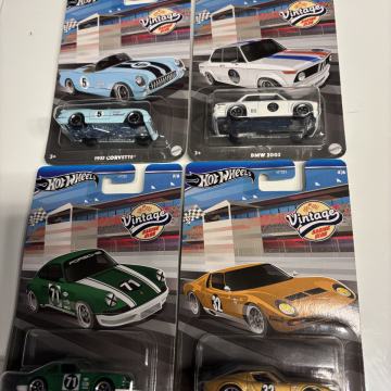 Hot wheels vintage set od 4 komada
