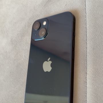 Apple iPhone 13 crni (NEPRIMAM PAYPROTECT)