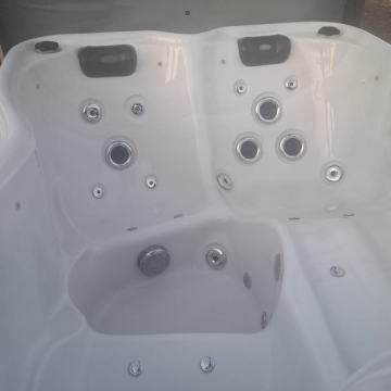 Jacuzzi