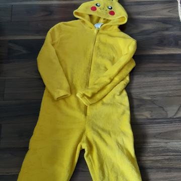 Pidžama mekana pikachu 134/146 h&m