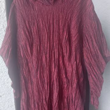 Bordo crvena haljina s kapuljačom, ručno šivana! 10 eur