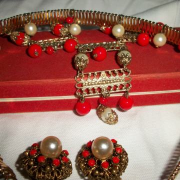 OGRLICA I NAUŠNICE,ZLATNI REMEN-BOHO STIL