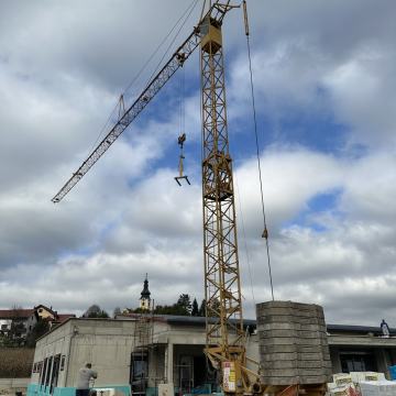 Građevinski kran Liebherr 50K, 40m radijus, nosivost 4500/1000 kg