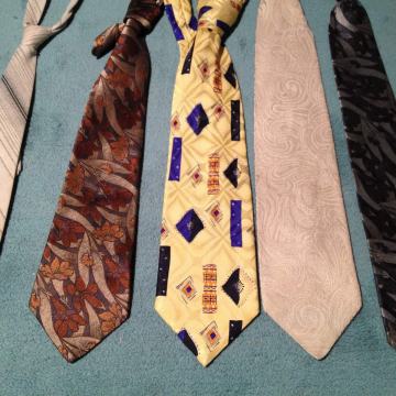 5 muških kravata