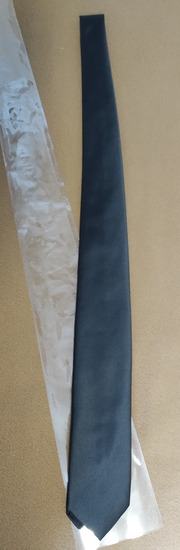 Šestine kravata, nova, nekorištena, prodajem.