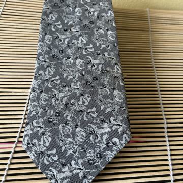 Vis Varteks siva kravata / RASPRODAJA