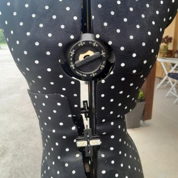 šivački torzo  pomočni model