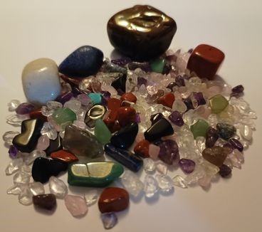 Lot raznih kristala, minerala, poludragog kamenja 1