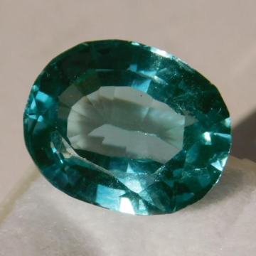 Prirodan 8.70kt zeleni Turmalin 13x10x6mm sa kutijom i certifikatom