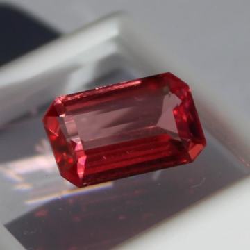 Prirodan VVS 7.50kt Morganit 15x11x9mm kutija i certifikat