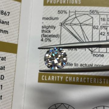 Prirodni dijamant GIA 0.7ct i 0.4ct