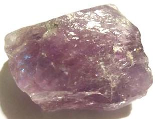 Veliki prirodni poludragi kamen ametist