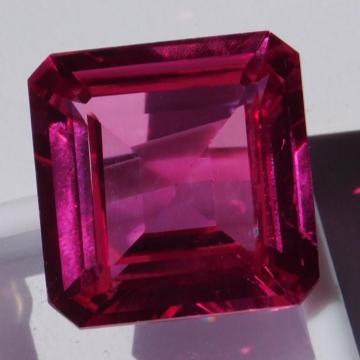 Vrhunski velik 44.60kt roza Rubin 20x20x9mm sa kutijom i certifikatom