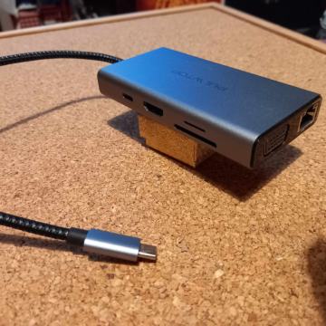 Usb C hub 9 u 1Pulwtop