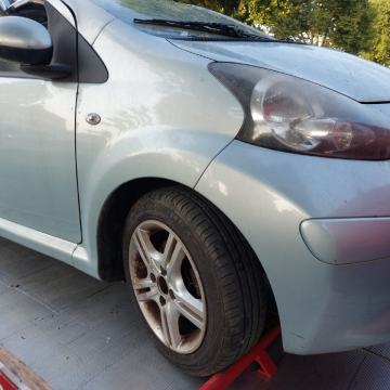 TOYOTA AYGO 1.0 09G REZERVNI DIJELOVI LIMARIJE I MEHANIKE