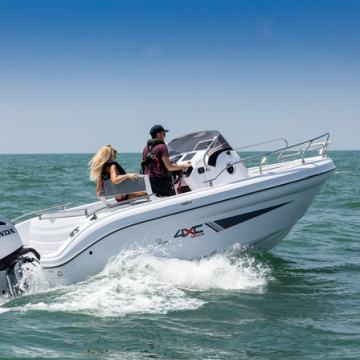 4XC Ranieri International H22 SD Sundeck HONDA 200