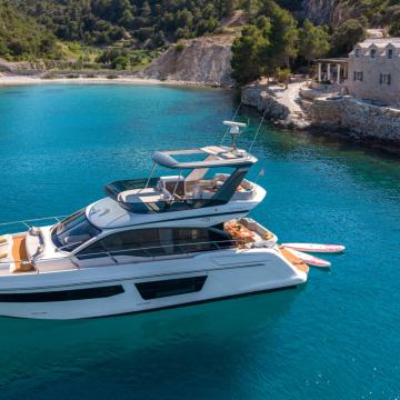 Azimut 53 Fly – Seakeeper 7, IPS 950, Hard Top, leasing