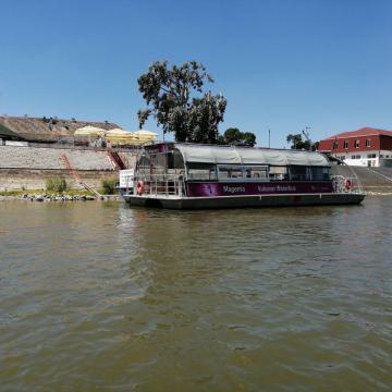 Elektro solarni turistički brod - waterbus