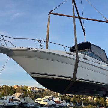 MOTORNA BRODICA SA KABINOM, BEZ MOTORA