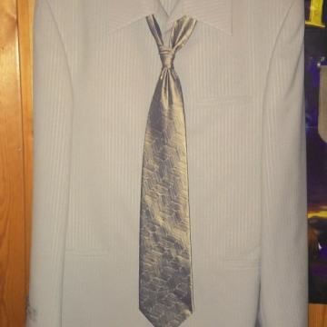 Elegantno odijelo MEGA zlatne boje, veličina 48