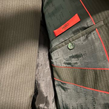 Hugo Boss odijelo, veličina 50