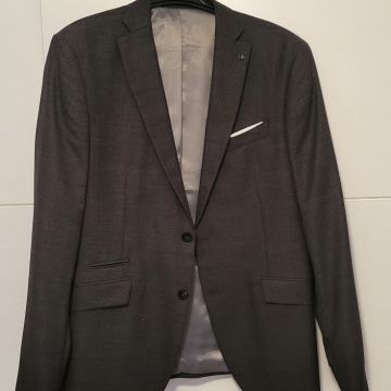 KAO NOVO muško odijelo Zara Man 48/54, lan/poliester; ZG (Jarun)