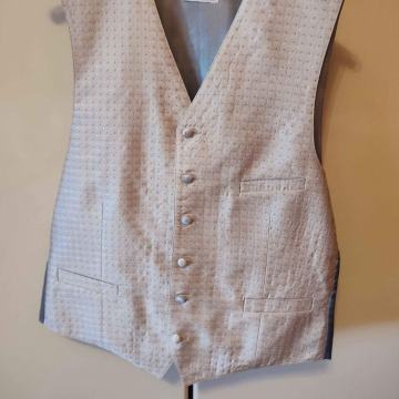 Muski prsluk i kravata