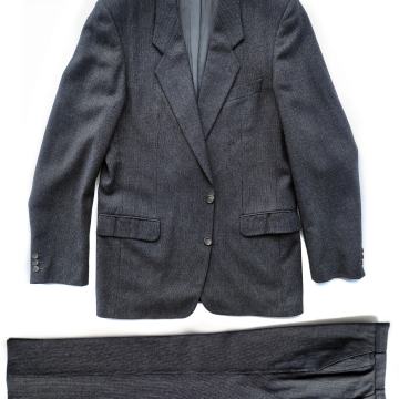 Muško odijelo MURA veličine 54 (104) / L