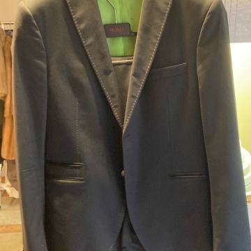 Muško odijelo, vel 48, Ciinque