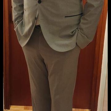 Muško odijelo  vel 56