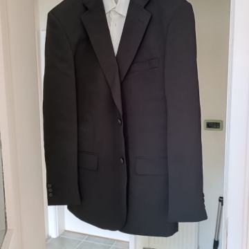 Musko odjelo sako 50 i hlace 48 kao novo svecano SUIT