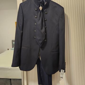 Muško svečano odijelo, nikad korišteno, sa etiketom