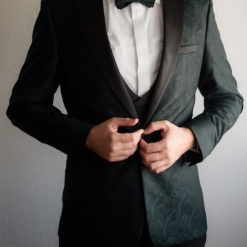 Muško svečano svadbeno odijelo smoking