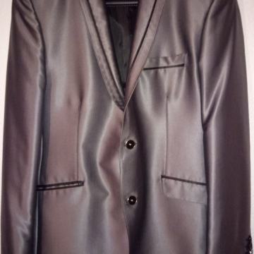 Odijelo sivo marke MANZER visoki sjaj NOVOOO!!!