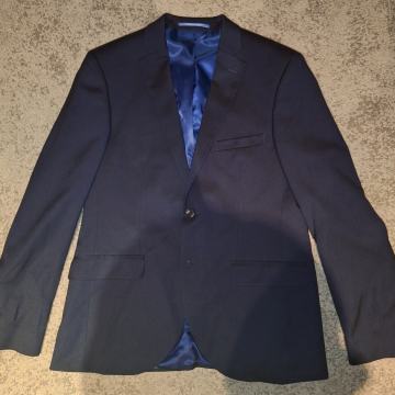 Odjelo za muskarca/djecaka