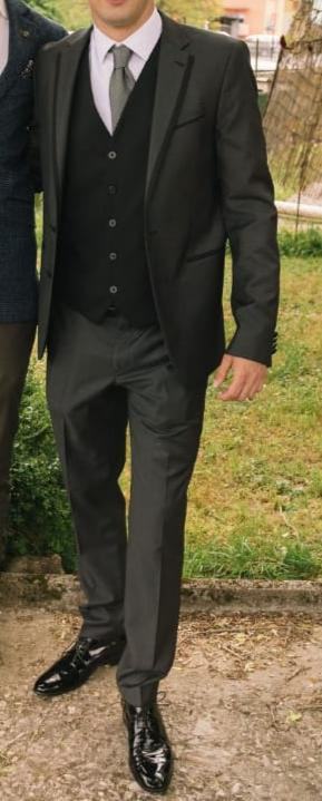 Prodajem Varteks komplet muško odjelo sa cipelama