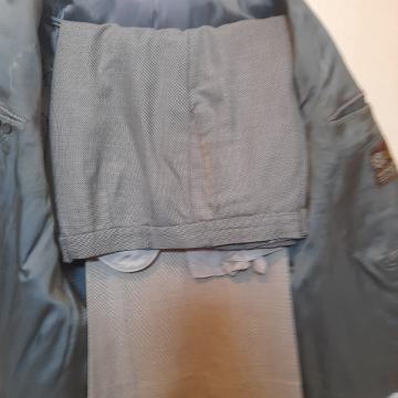 Prodajem vrhunsko odijelo