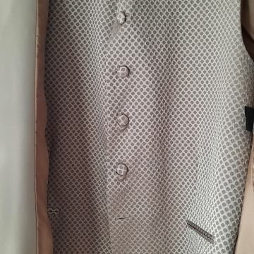 Sako, prsluk, košulja i kravata 50