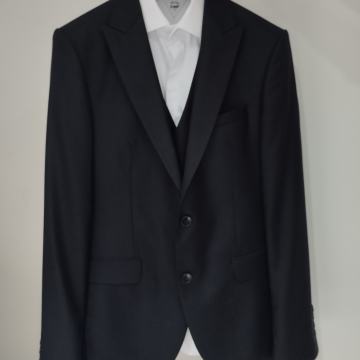 Svečano trodijelno odijelo vel. 46 (M) s košuljom