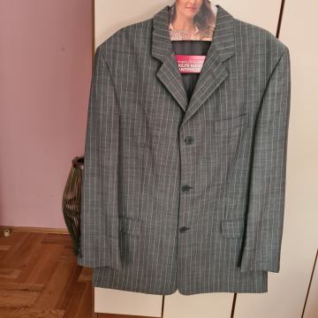Varteks odijelo 52vel, runska vuna 80%, kao novo, kem.očišćeno