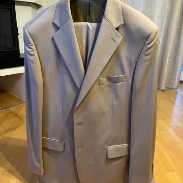 Varteks odijelo 54 NOVO !!