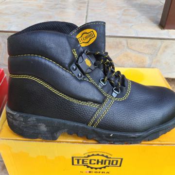 2x Radne cipele (vel. 43)