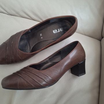 Ara kozne cipele br 40