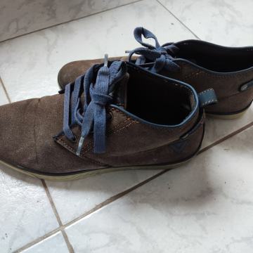 Atraktivne muške cipele VENICE 40 brušena koža kratko nošene očuvane