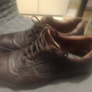 Bata br 41 kožne kvalitetne cipele udobne