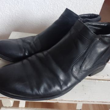 Bata br.43 kožne kvalitetne udobne gležnjače na cif