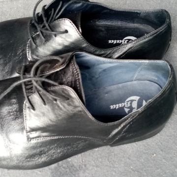 Bata br 45 kožne kvalitetne udobne cipele